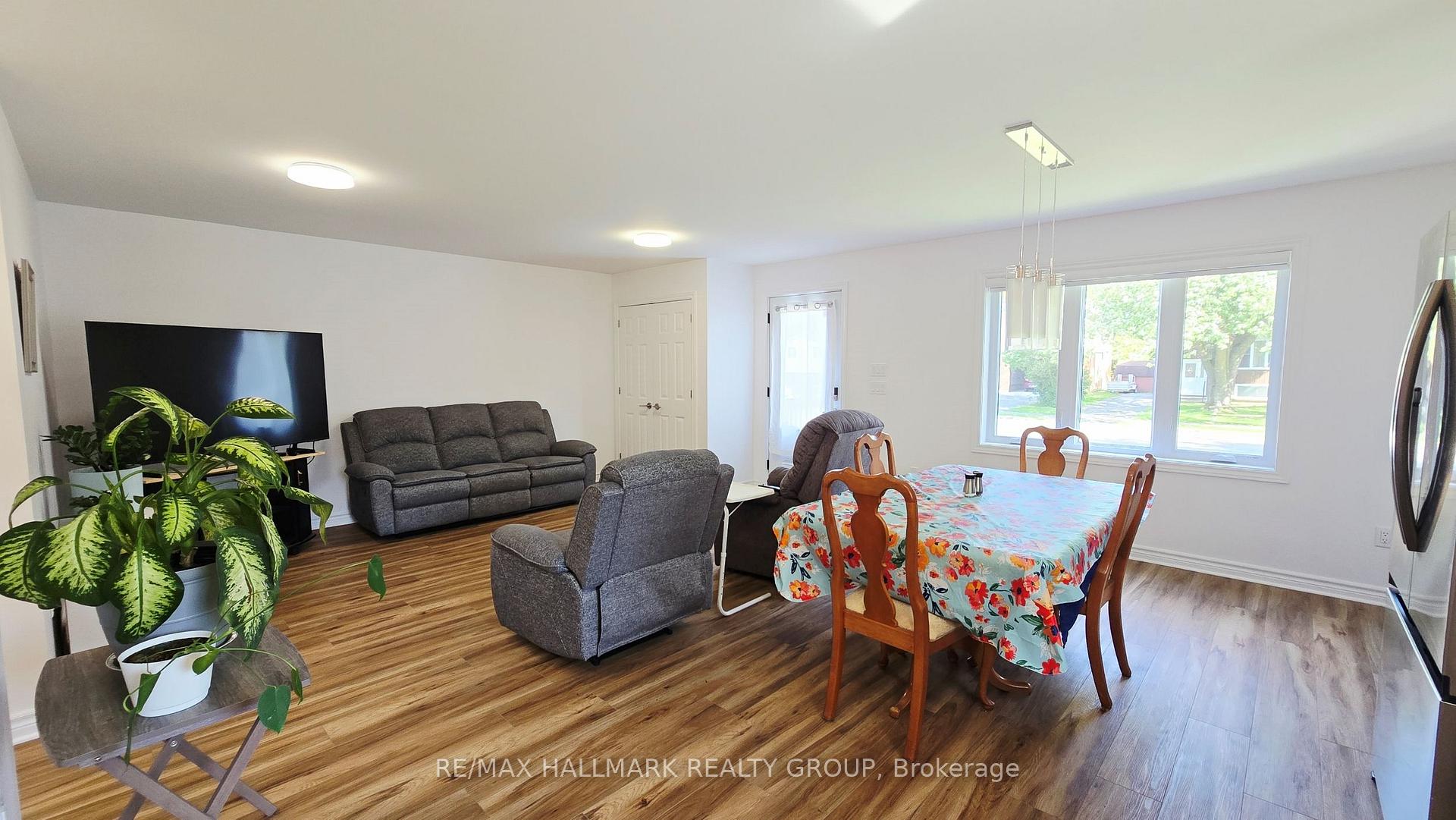 Photo 4 of 221 Castlefrank Road, Ottawa, Kanata - Glencairn/Hazeldean — HOMEH