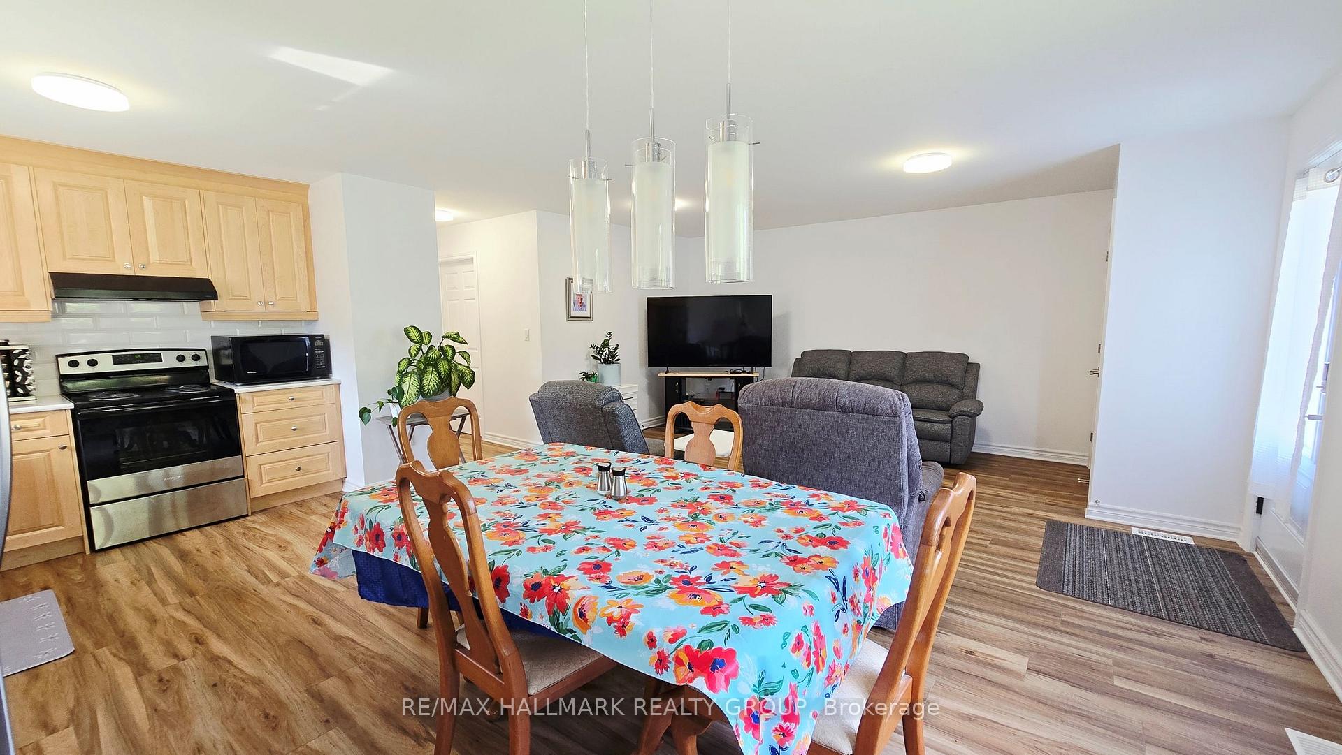 Photo 6 of 221 Castlefrank Road, Ottawa, Kanata - Glencairn/Hazeldean — HOMEH