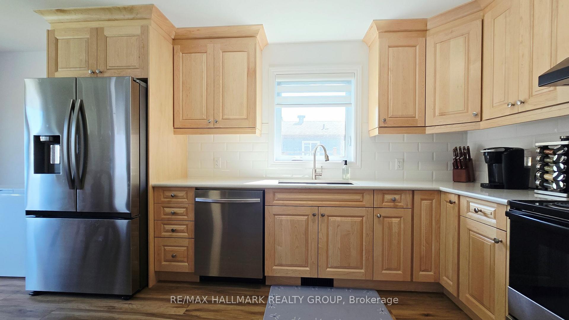 Photo 8 of 221 Castlefrank Road, Ottawa, Kanata - Glencairn/Hazeldean — HOMEH