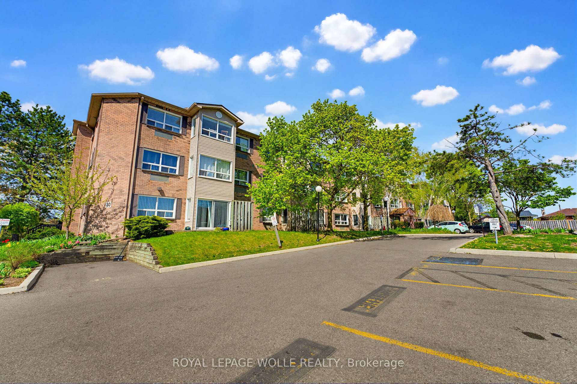 Photo 2 of Unit 110, 30 Hugo Crescent, Kitchener, Southdale — HOMEH