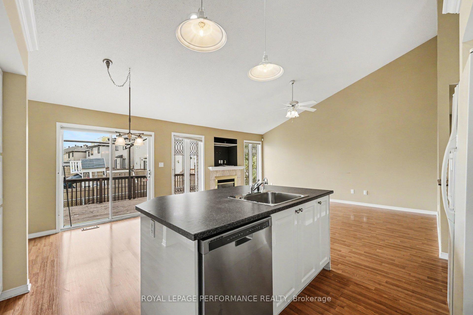 Photo 9 of 19 Settlers Ridge Way, Ottawa, Barrhaven - Longfields — HOMEH