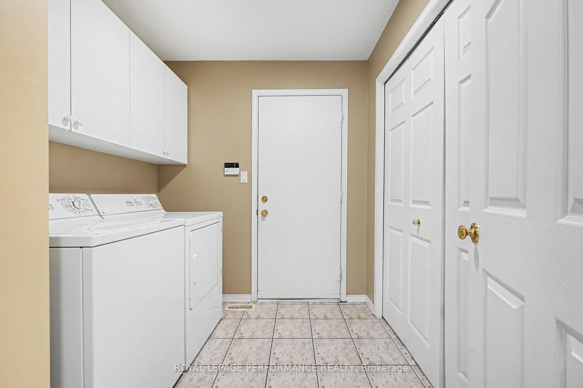 Photo 10 of 19 Settlers Ridge Way, Ottawa, Barrhaven - Longfields — HOMEH