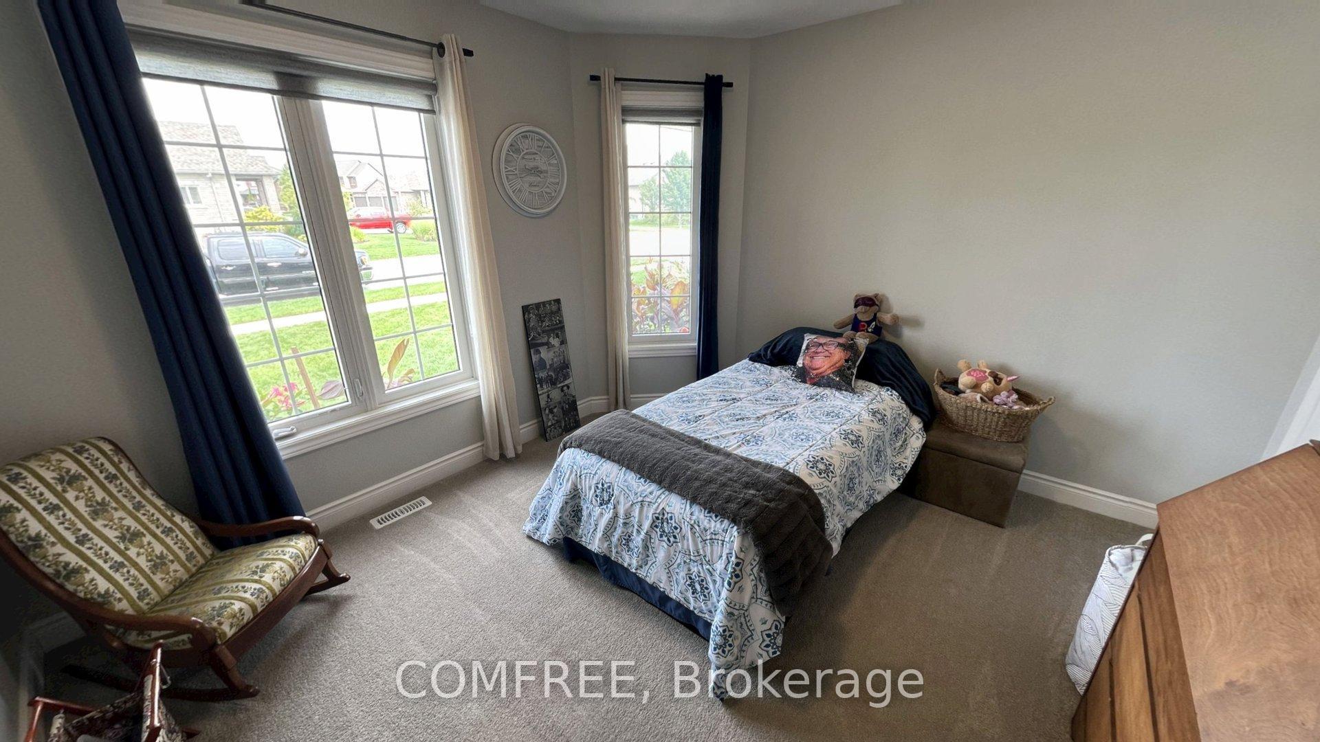Photo 10 of 145 Spencer Avenue, Lucan Biddulph, Lucan — HOMEH
