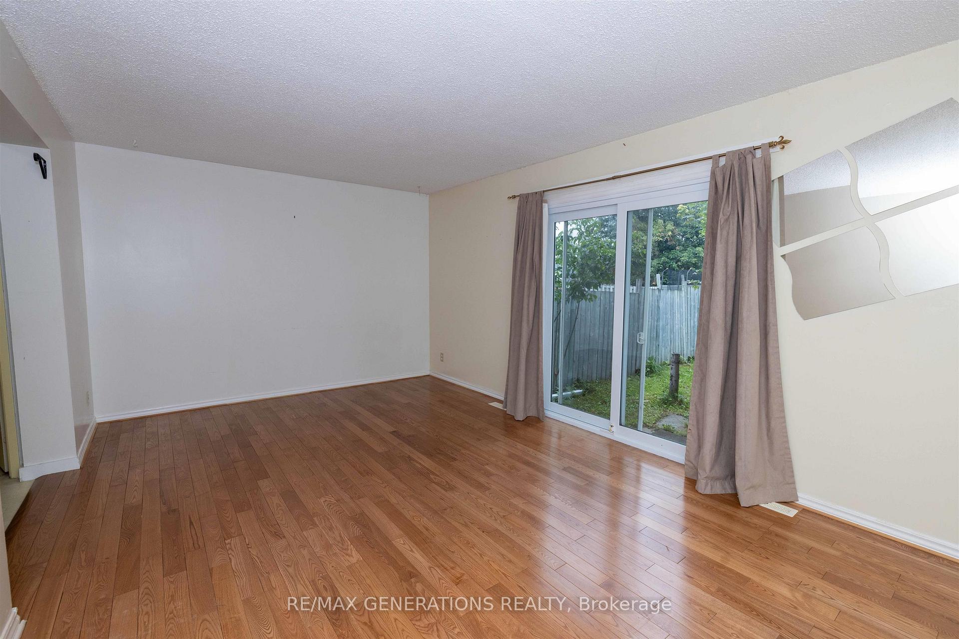 Photo 6 of 481 Wentworth Crescent, Thunder Bay, County Park — HOMEH