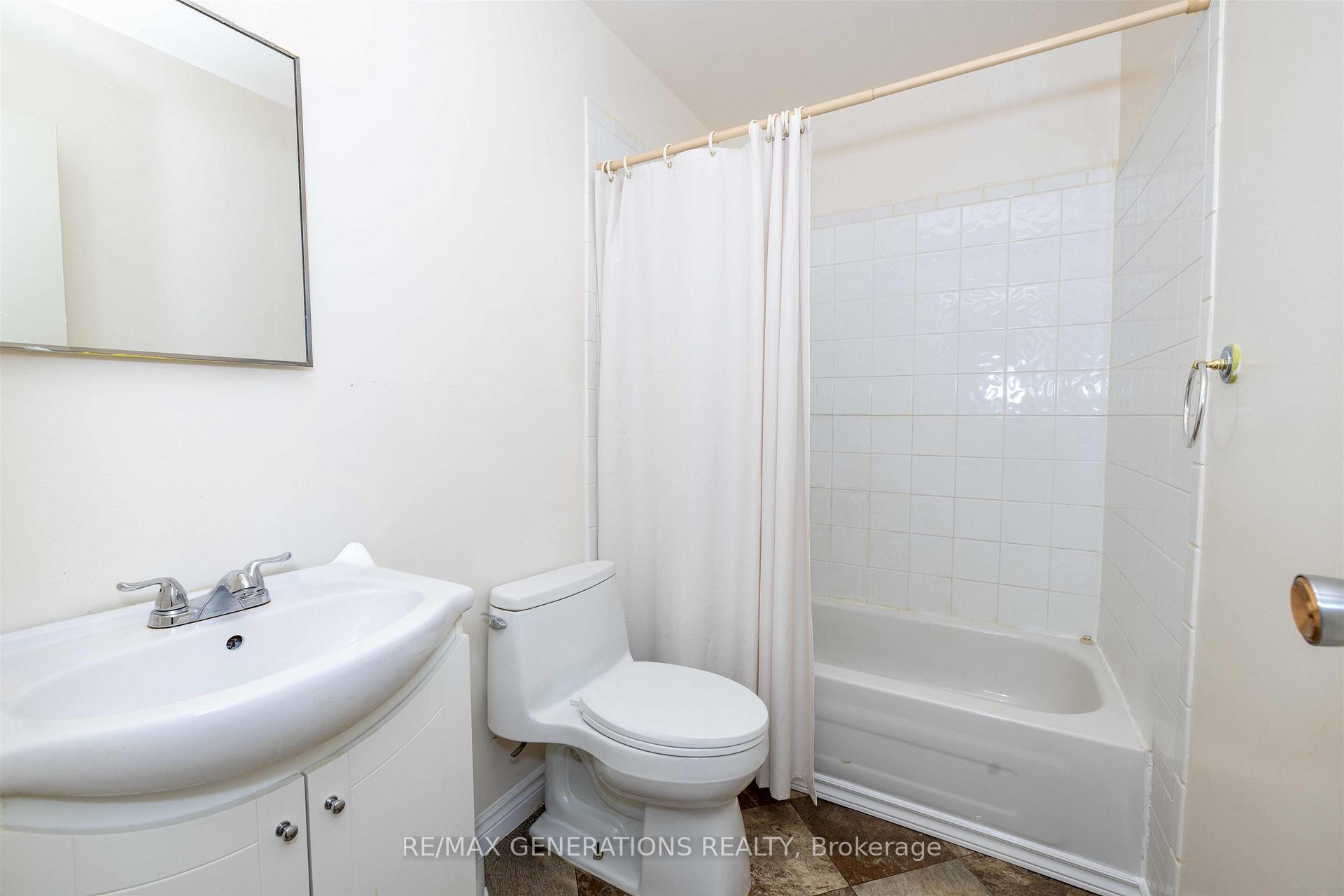 Photo 13 of 481 Wentworth Crescent, Thunder Bay, County Park — HOMEH