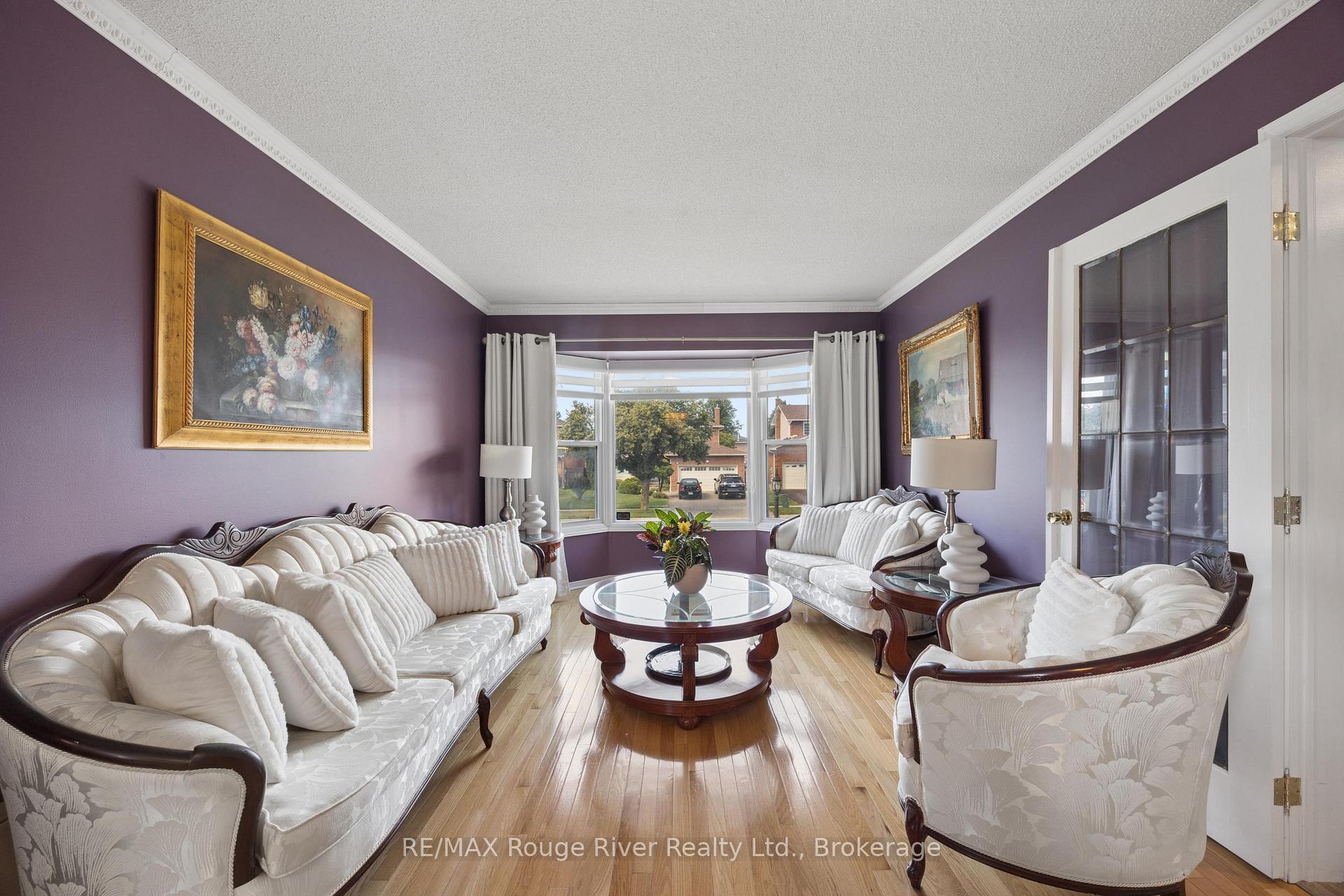Photo 7 of 263 Glen Hill Drive, Whitby, Blue Grass Meadows — HOMEH
