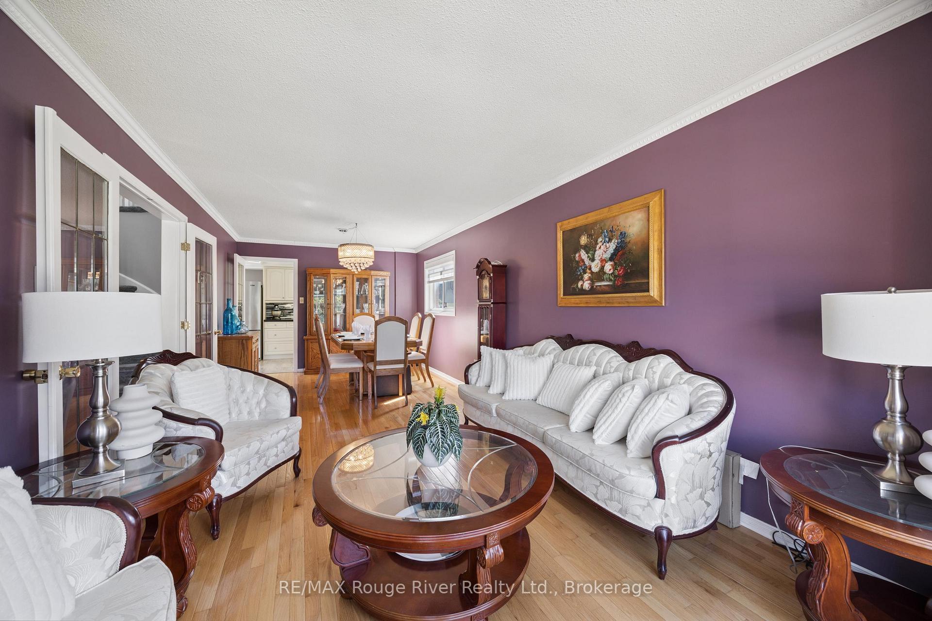 Photo 8 of 263 Glen Hill Drive, Whitby, Blue Grass Meadows — HOMEH