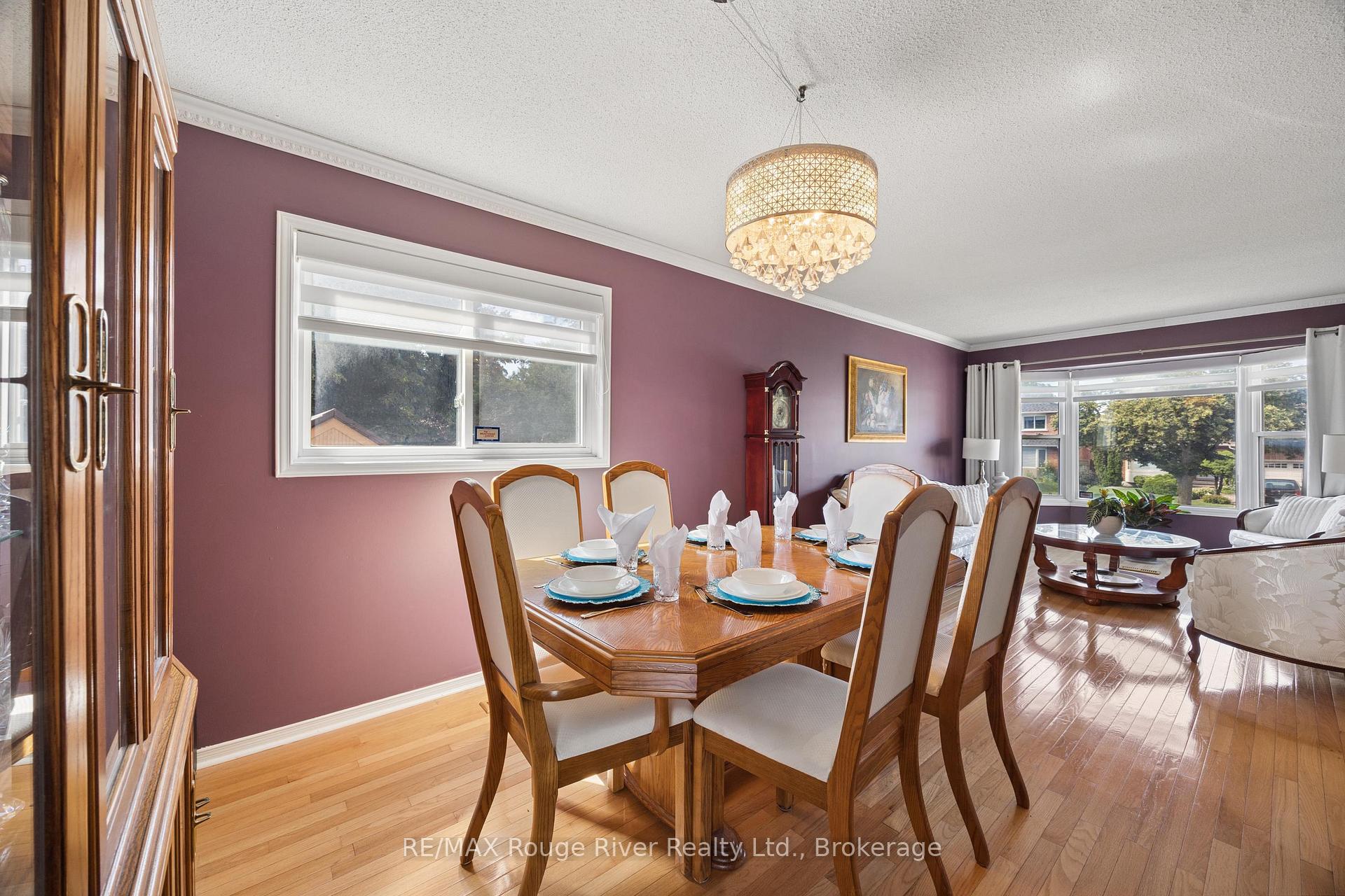 Photo 11 of 263 Glen Hill Drive, Whitby, Blue Grass Meadows — HOMEH
