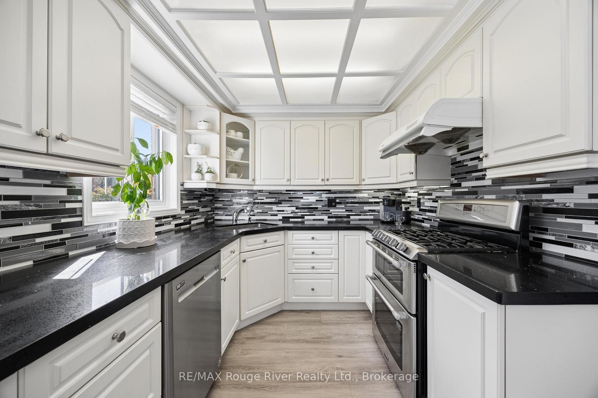 Photo 12 of 263 Glen Hill Drive, Whitby, Blue Grass Meadows — HOMEH