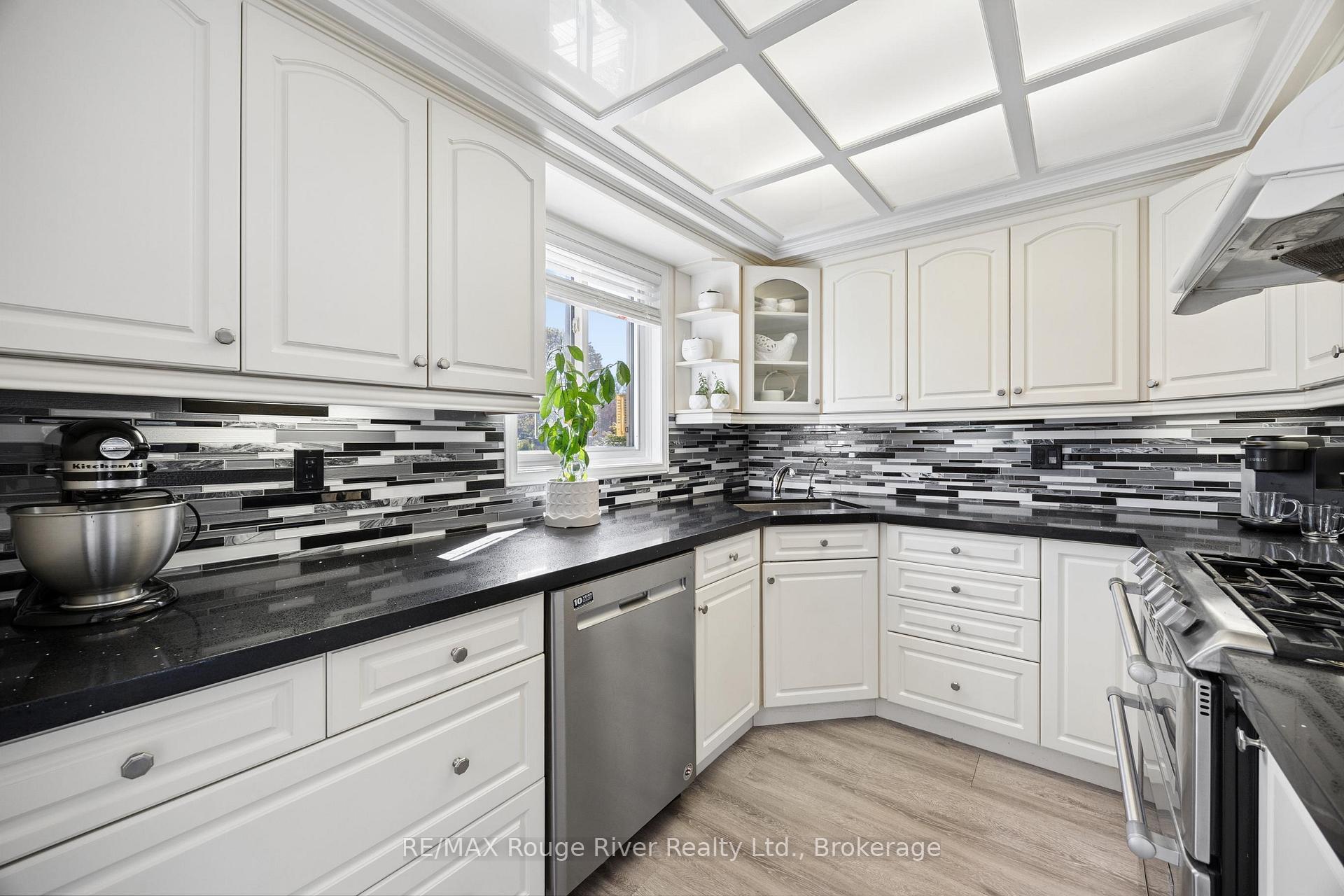 Photo 13 of 263 Glen Hill Drive, Whitby, Blue Grass Meadows — HOMEH