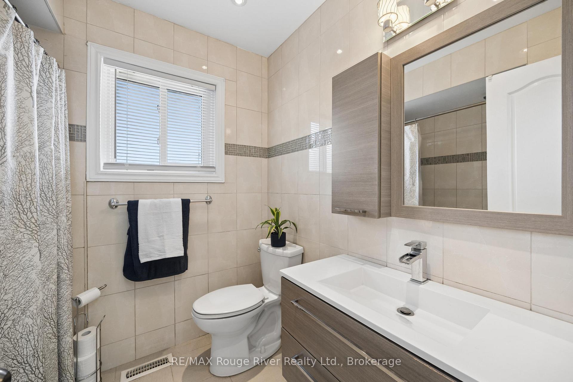 Photo 25 of 263 Glen Hill Drive, Whitby, Blue Grass Meadows — HOMEH