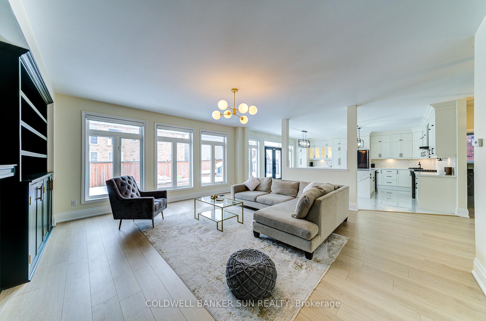 Photo 12 of 33 Ellis Crescent, Kawartha Lakes, Lindsay — HOMEH
