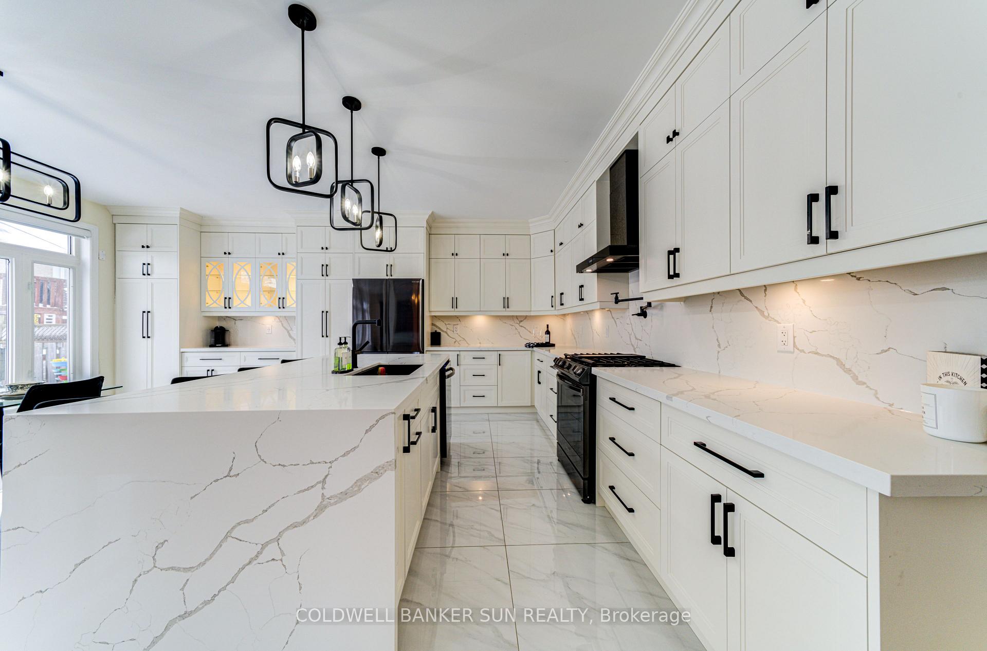 Photo 14 of 33 Ellis Crescent, Kawartha Lakes, Lindsay — HOMEH