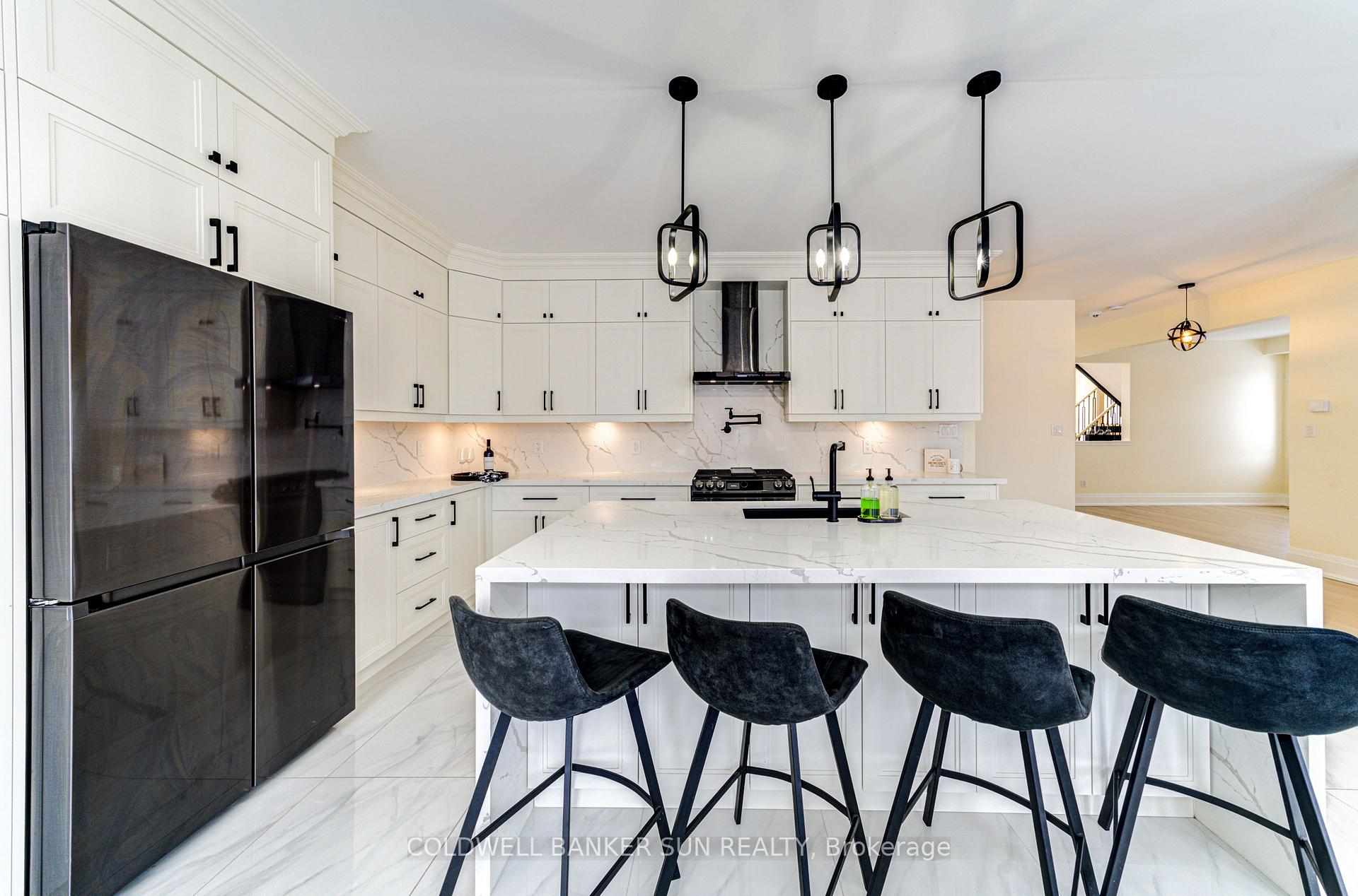 Photo 16 of 33 Ellis Crescent, Kawartha Lakes, Lindsay — HOMEH