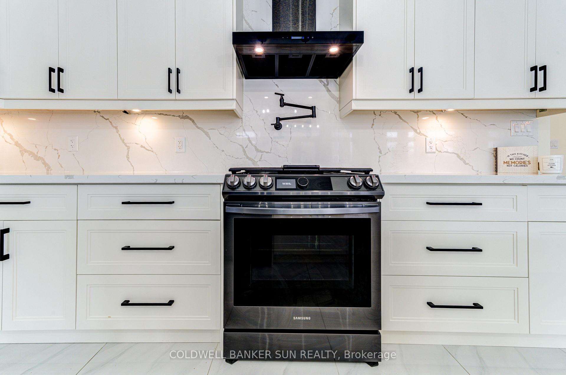 Photo 17 of 33 Ellis Crescent, Kawartha Lakes, Lindsay — HOMEH