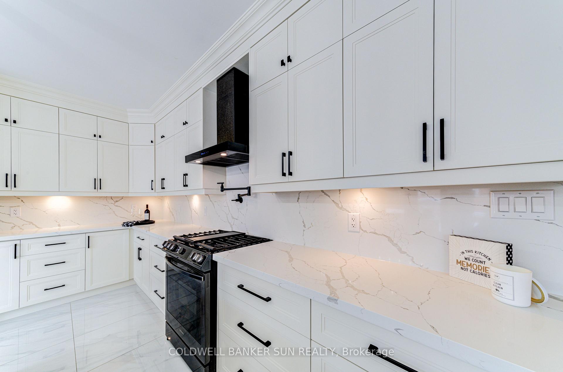 Photo 19 of 33 Ellis Crescent, Kawartha Lakes, Lindsay — HOMEH