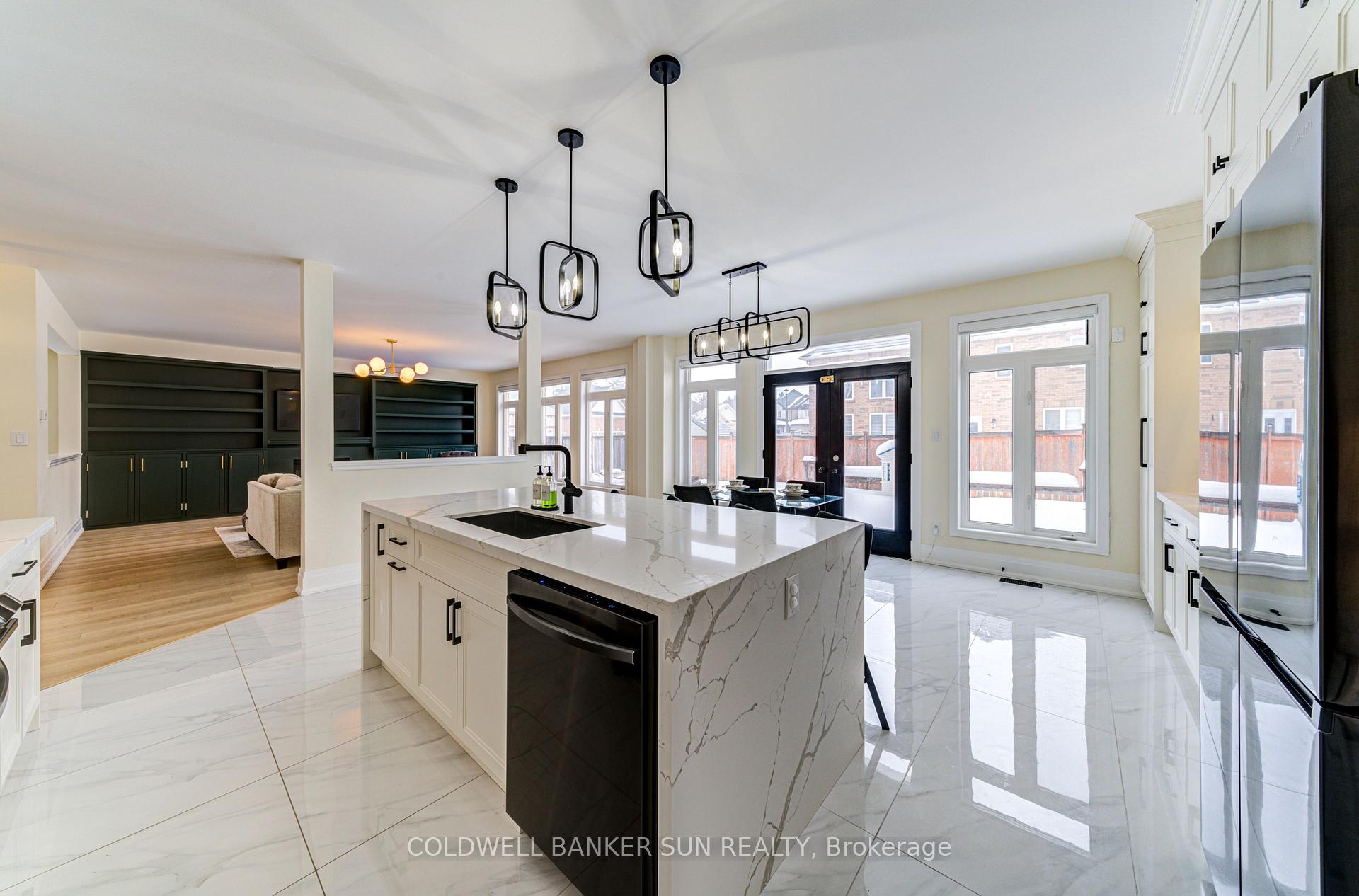 Photo 21 of 33 Ellis Crescent, Kawartha Lakes, Lindsay — HOMEH