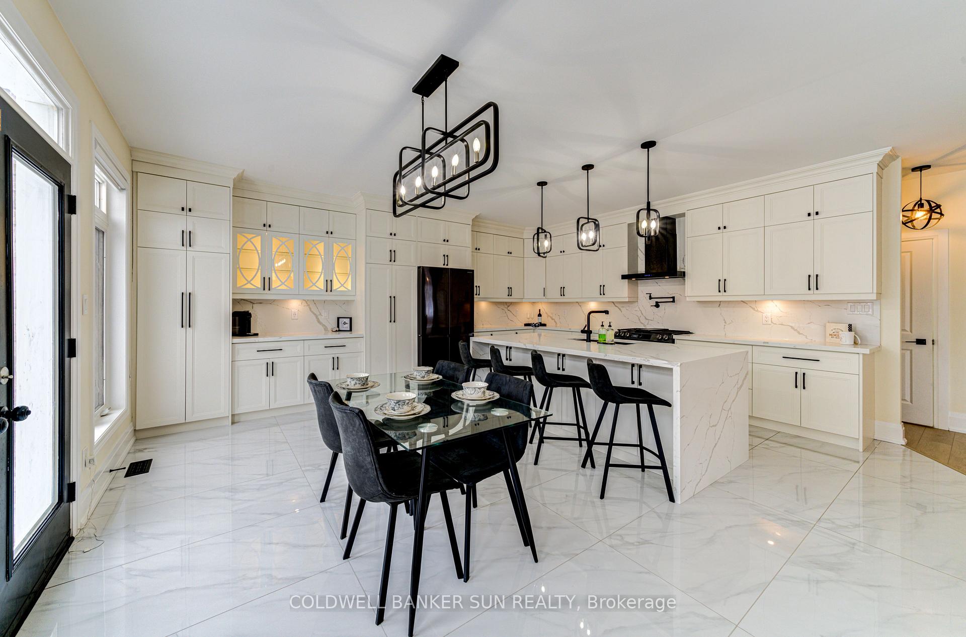 Photo 22 of 33 Ellis Crescent, Kawartha Lakes, Lindsay — HOMEH