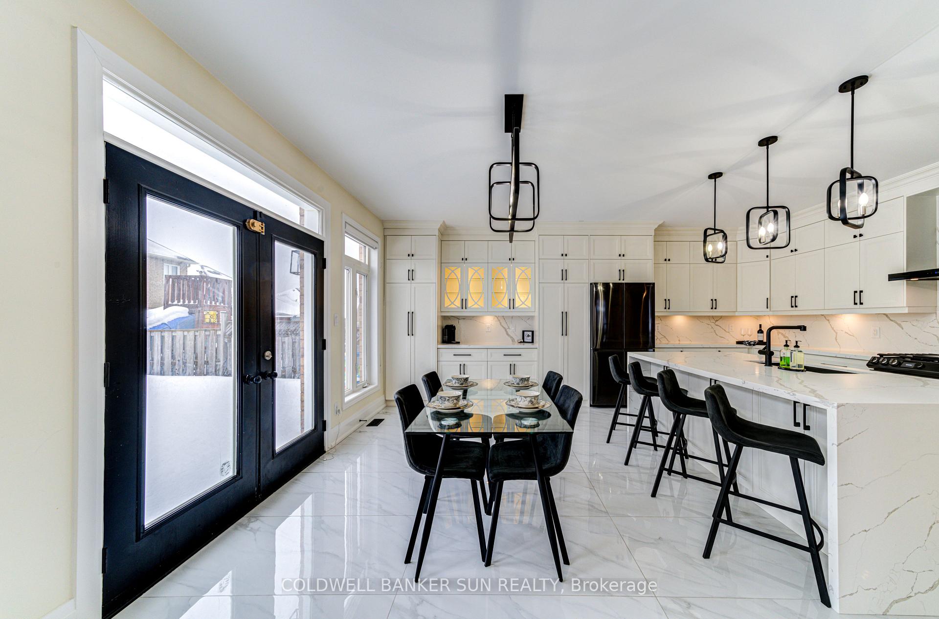 Photo 23 of 33 Ellis Crescent, Kawartha Lakes, Lindsay — HOMEH