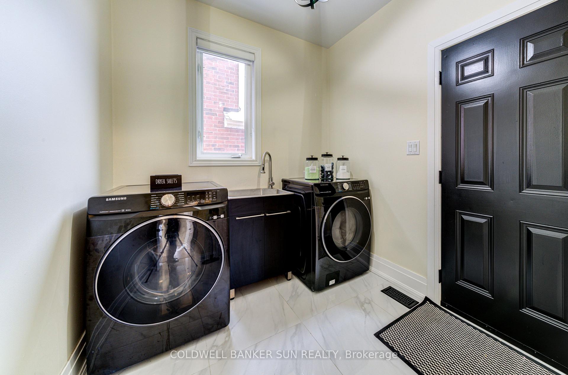 Photo 26 of 33 Ellis Crescent, Kawartha Lakes, Lindsay — HOMEH