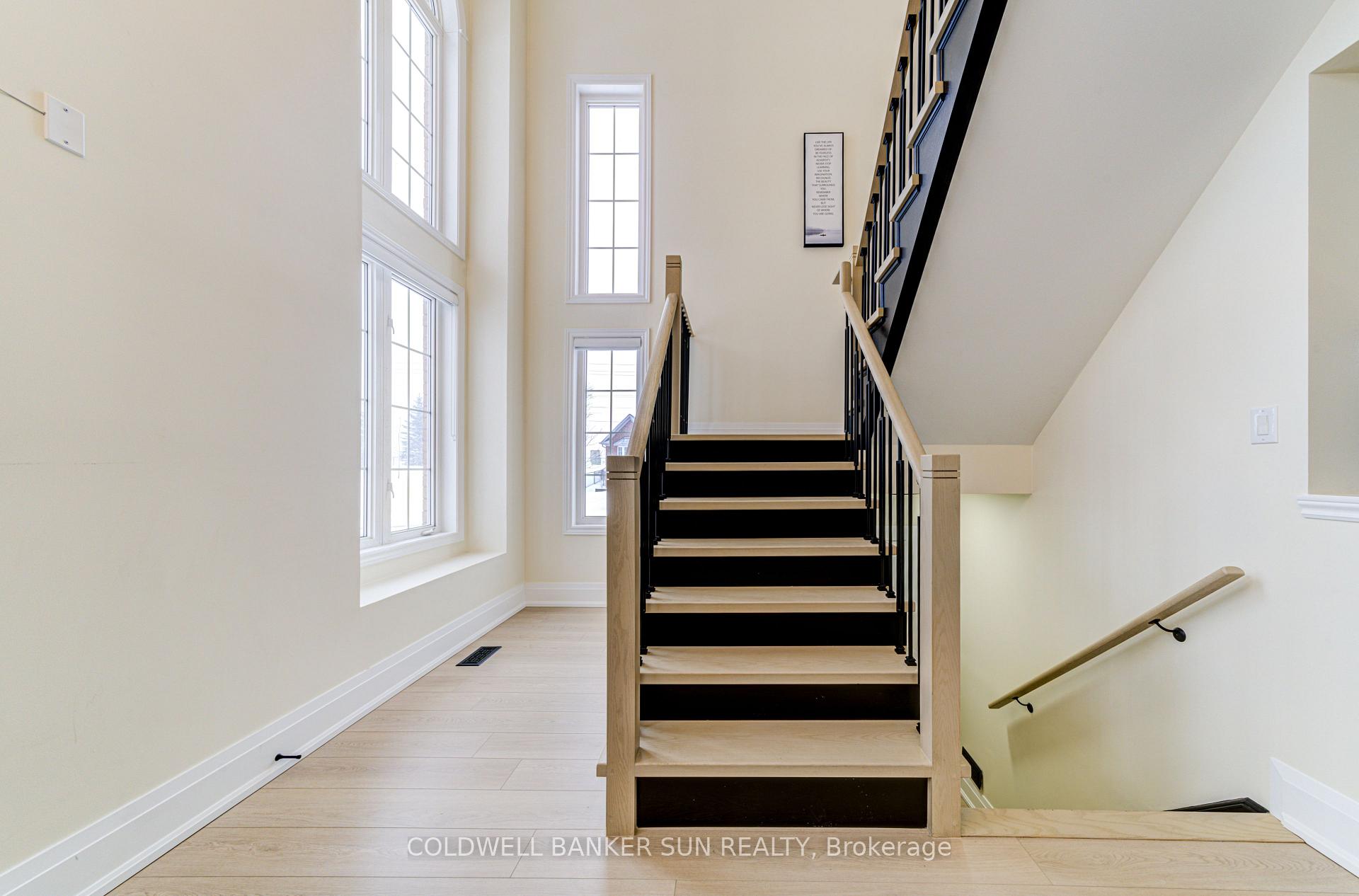 Photo 28 of 33 Ellis Crescent, Kawartha Lakes, Lindsay — HOMEH