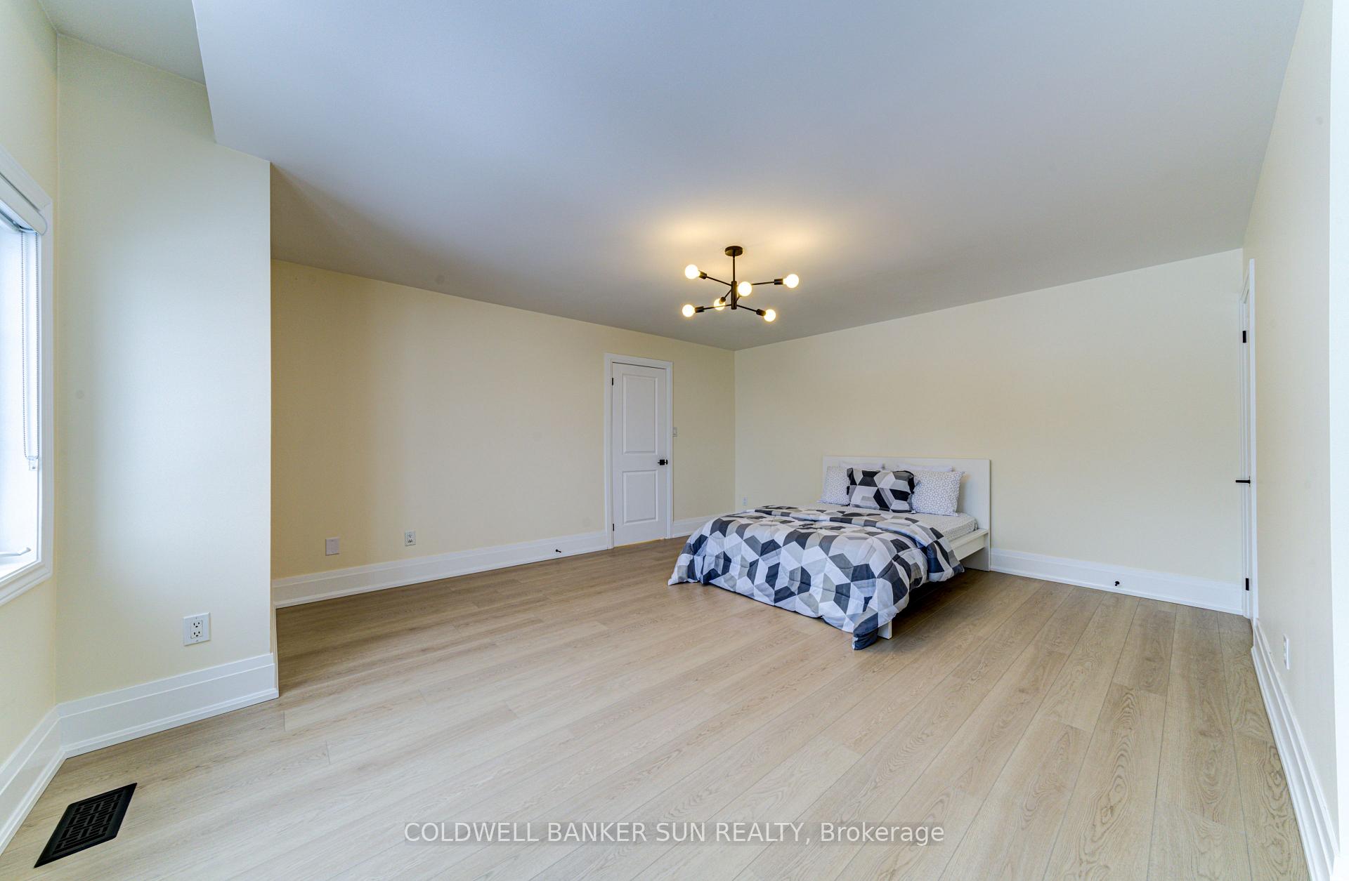 Photo 32 of 33 Ellis Crescent, Kawartha Lakes, Lindsay — HOMEH