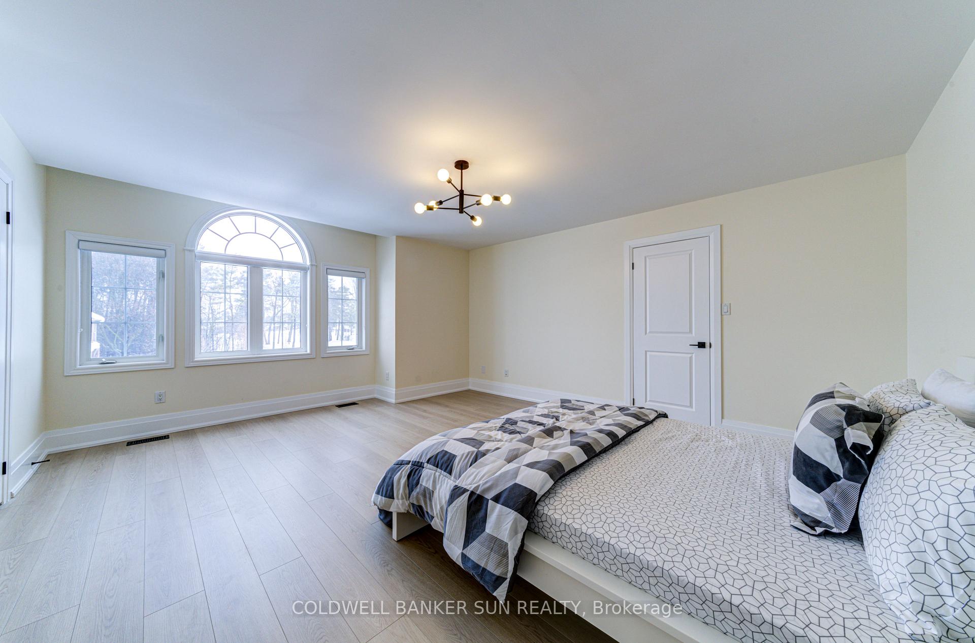 Photo 33 of 33 Ellis Crescent, Kawartha Lakes, Lindsay — HOMEH
