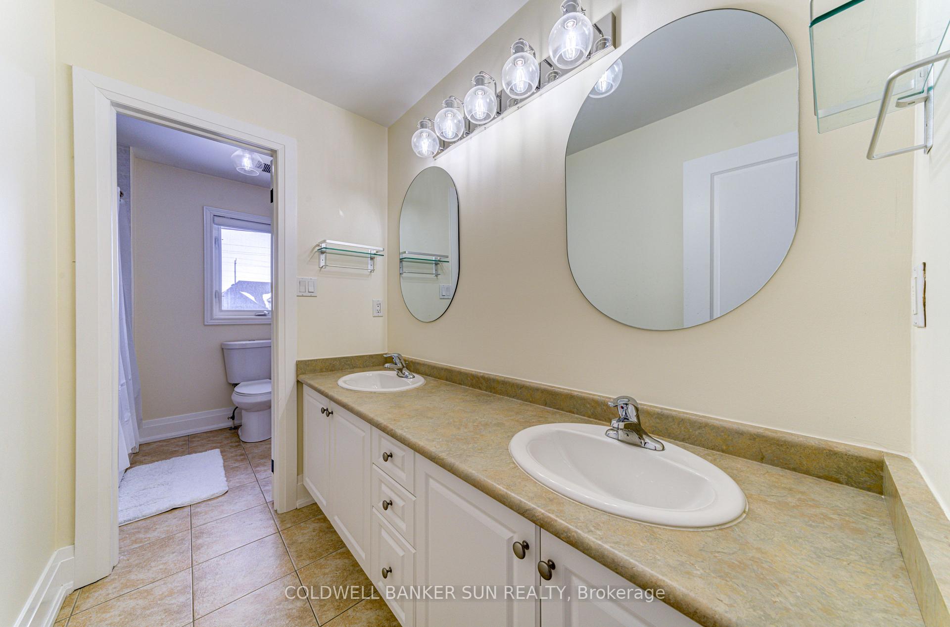 Photo 40 of 33 Ellis Crescent, Kawartha Lakes, Lindsay — HOMEH