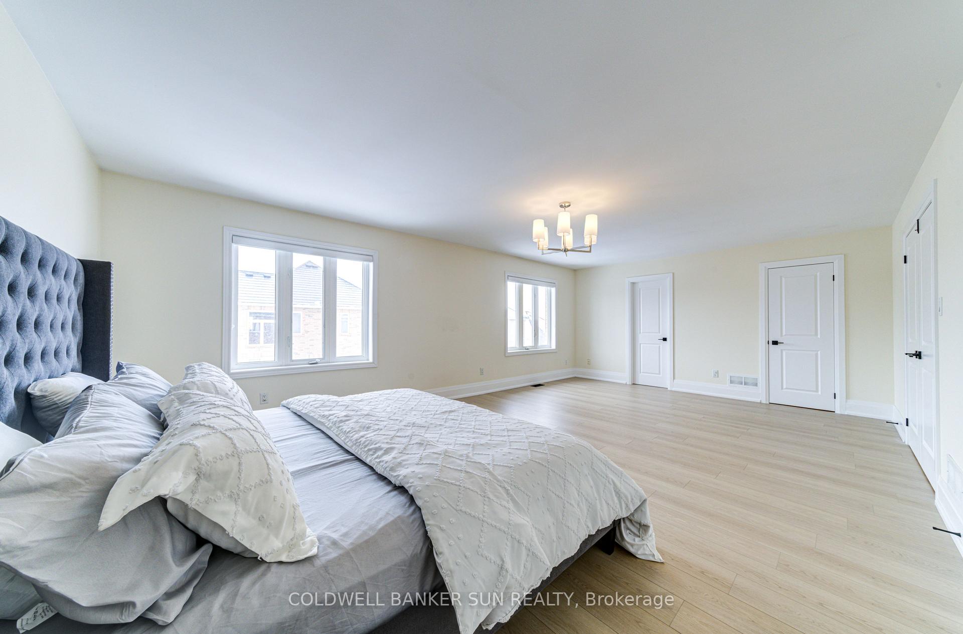 Photo 43 of 33 Ellis Crescent, Kawartha Lakes, Lindsay — HOMEH