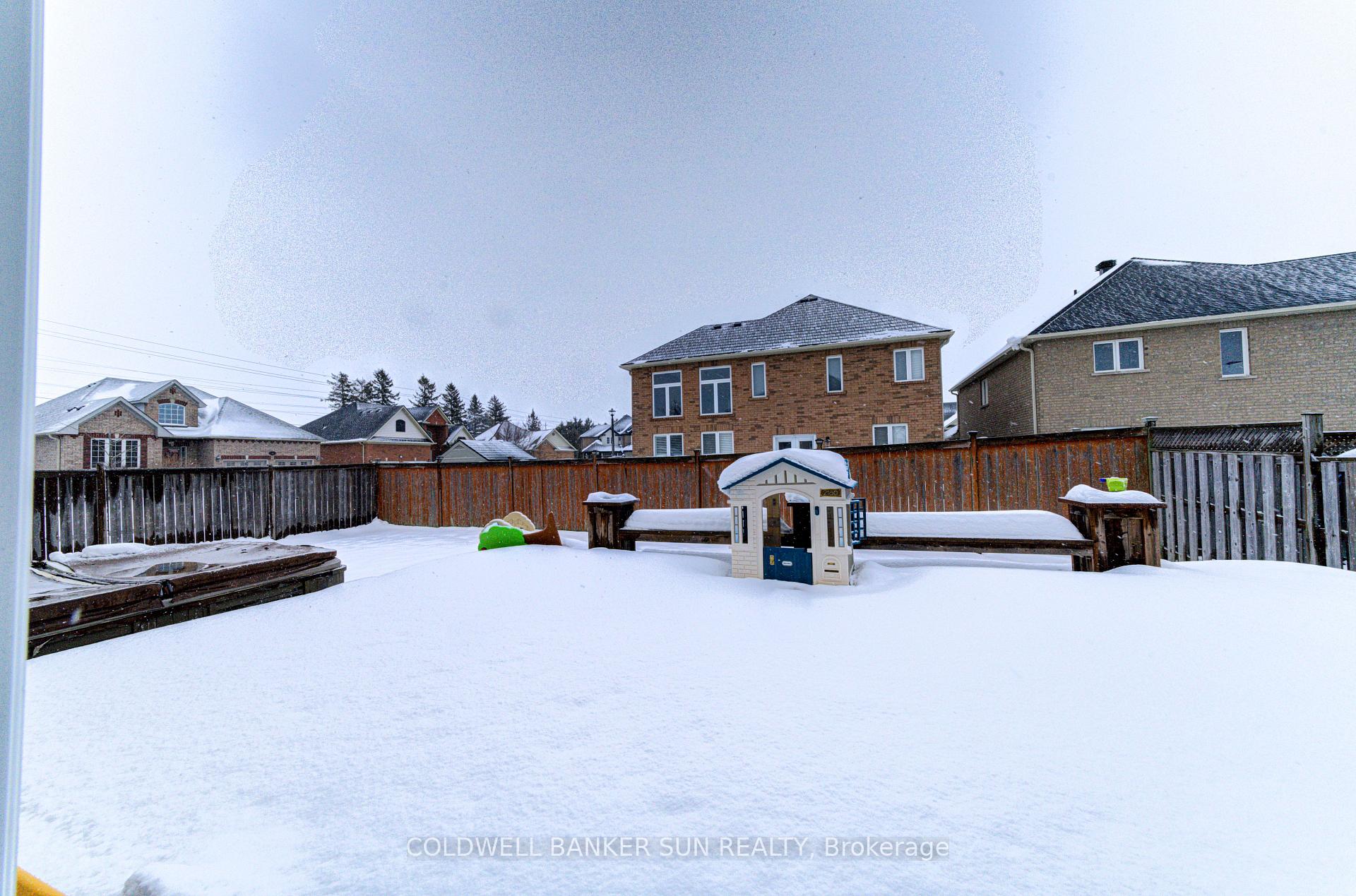 Photo 45 of 33 Ellis Crescent, Kawartha Lakes, Lindsay — HOMEH