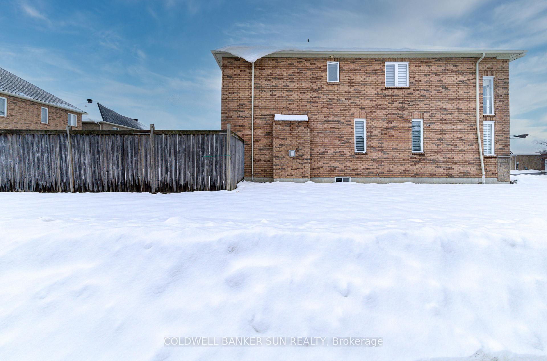 Photo 47 of 33 Ellis Crescent, Kawartha Lakes, Lindsay — HOMEH