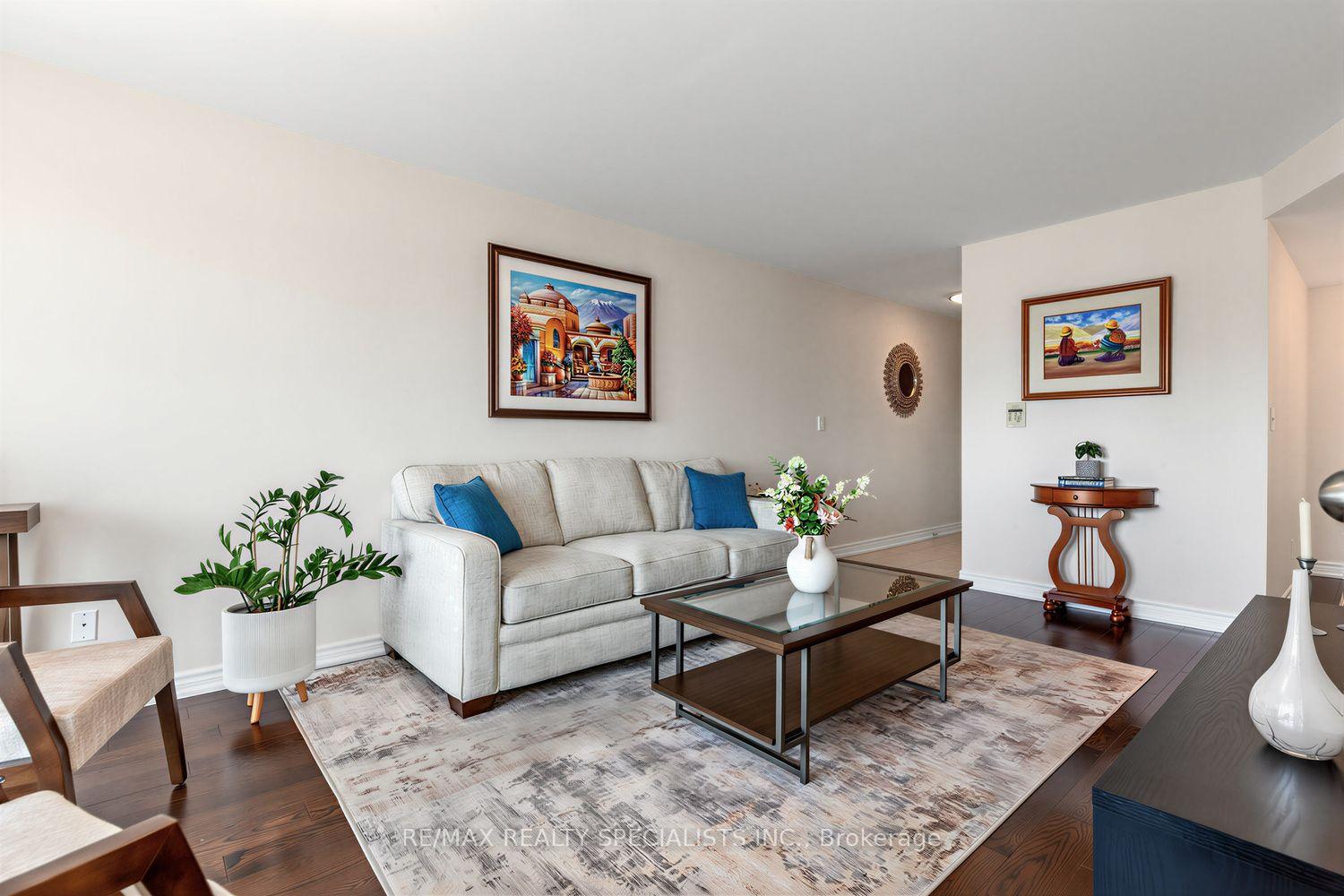 Photo 8 of Unit 1005, 2585 Erin Centre Boulevard, Mississauga, Central Erin Mills — HOMEH