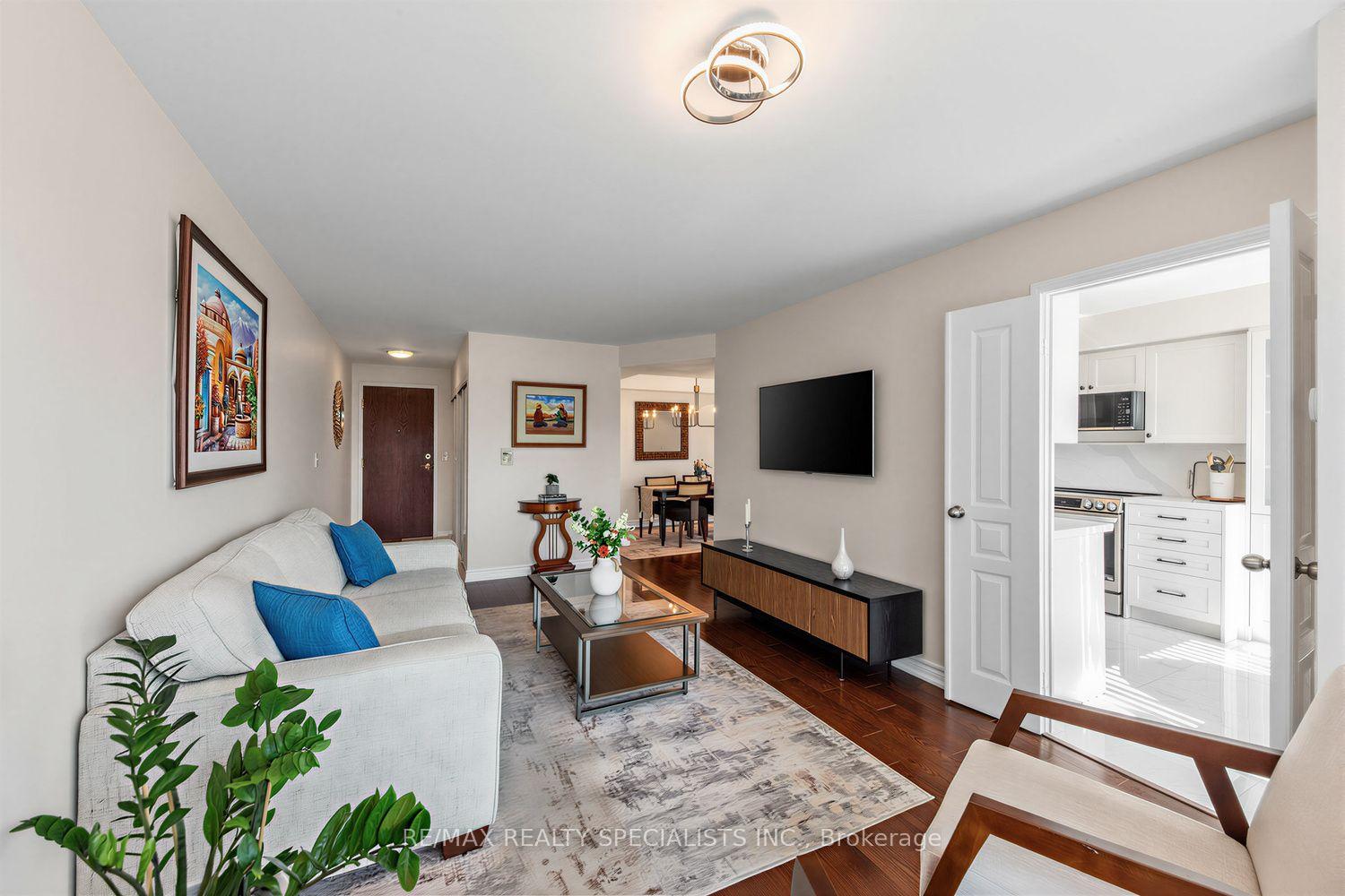 Photo 9 of Unit 1005, 2585 Erin Centre Boulevard, Mississauga, Central Erin Mills — HOMEH