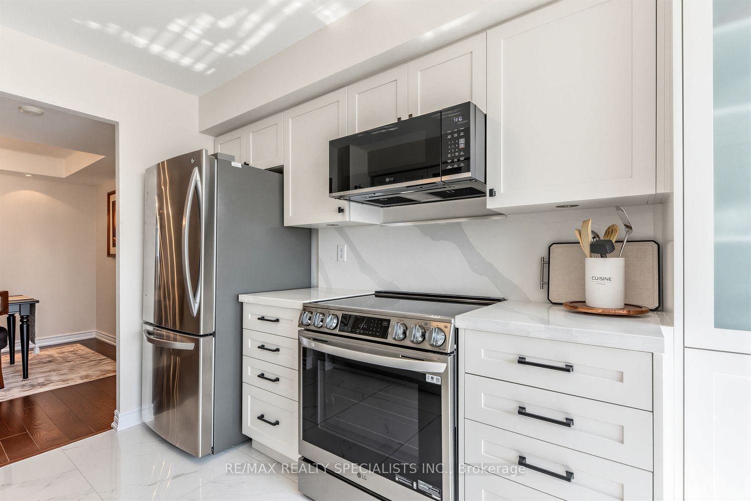 Photo 11 of Unit 1005, 2585 Erin Centre Boulevard, Mississauga, Central Erin Mills — HOMEH
