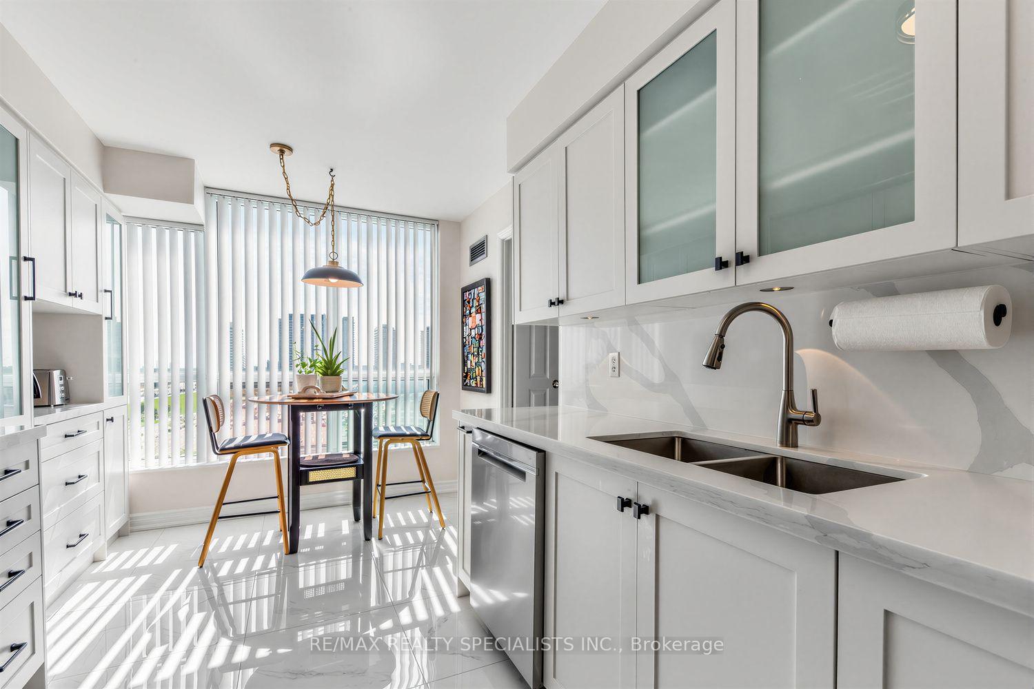 Photo 12 of Unit 1005, 2585 Erin Centre Boulevard, Mississauga, Central Erin Mills — HOMEH