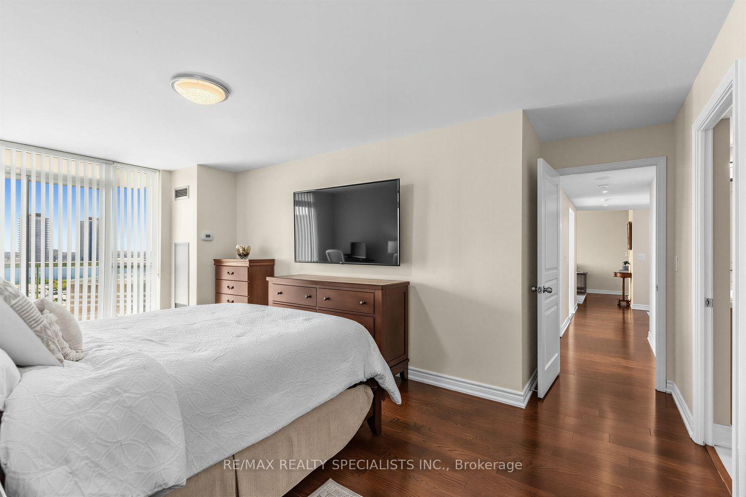 Photo 17 of Unit 1005, 2585 Erin Centre Boulevard, Mississauga, Central Erin Mills — HOMEH