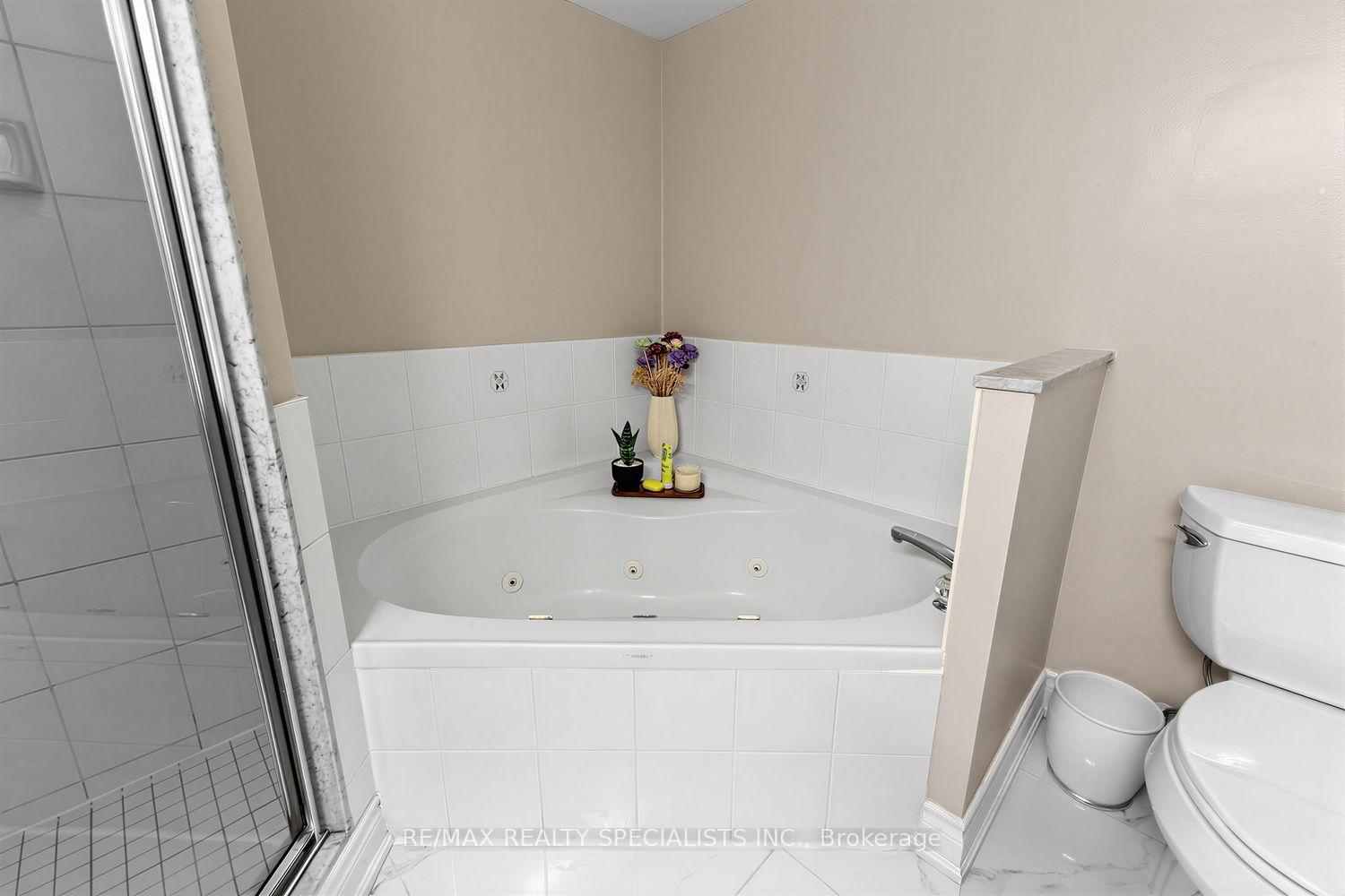 Photo 22 of Unit 1005, 2585 Erin Centre Boulevard, Mississauga, Central Erin Mills — HOMEH