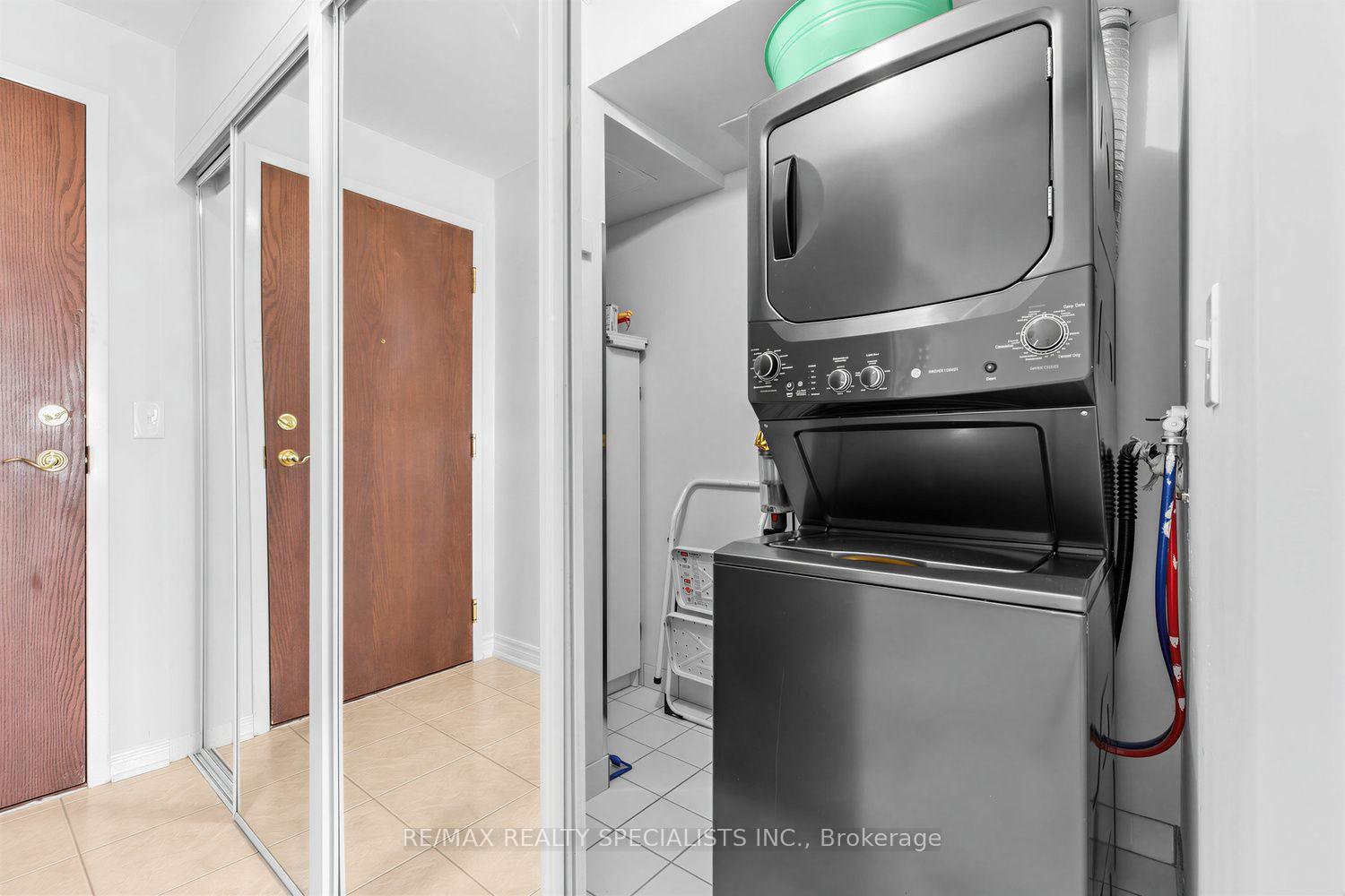 Photo 27 of Unit 1005, 2585 Erin Centre Boulevard, Mississauga, Central Erin Mills — HOMEH