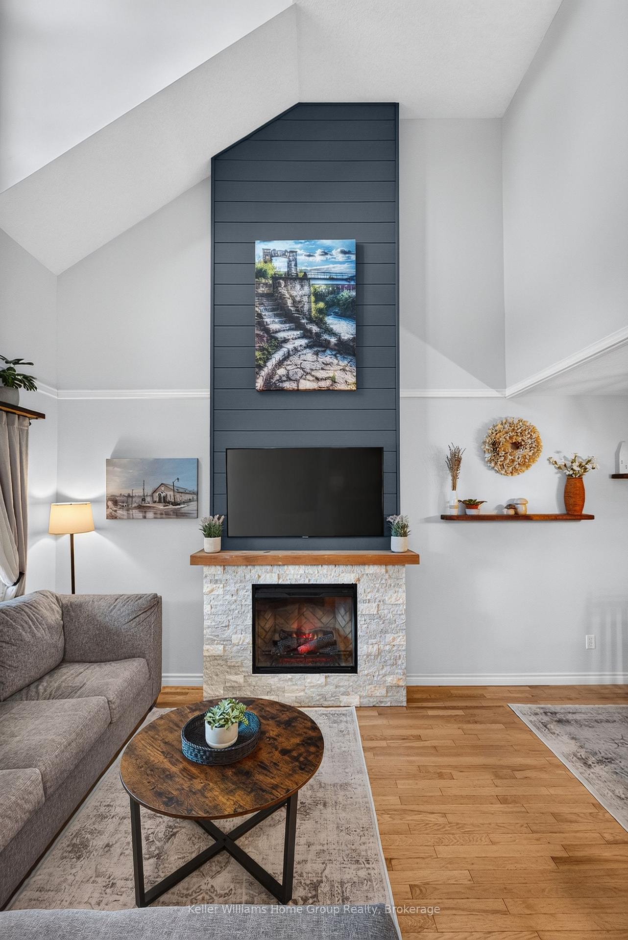 Photo 9 of 111 Halls Drive, Centre Wellington, Elora/Salem — HOMEH