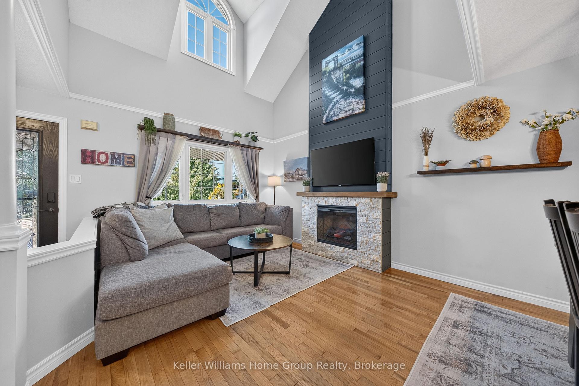 Photo 10 of 111 Halls Drive, Centre Wellington, Elora/Salem — HOMEH