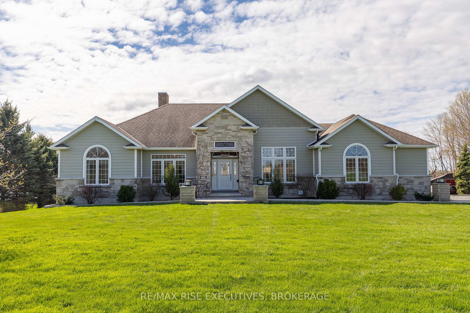 Photo 2 of 255 Good Friend Drive, Frontenac Islands, Howe Island — HOMEH