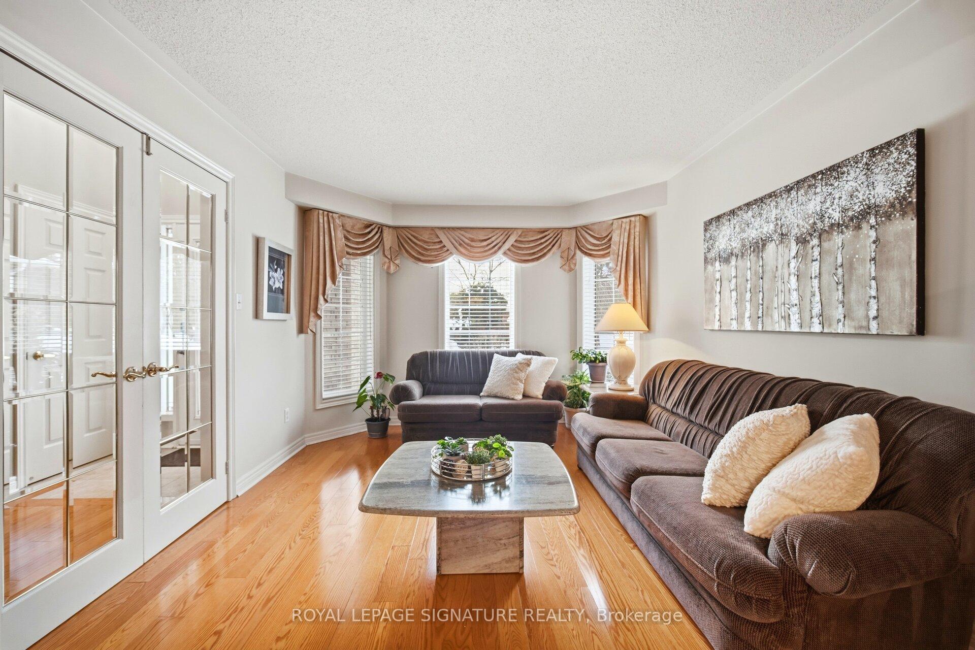 Photo 9 of 52 Durham Street, Halton Hills, Georgetown — HOMEH