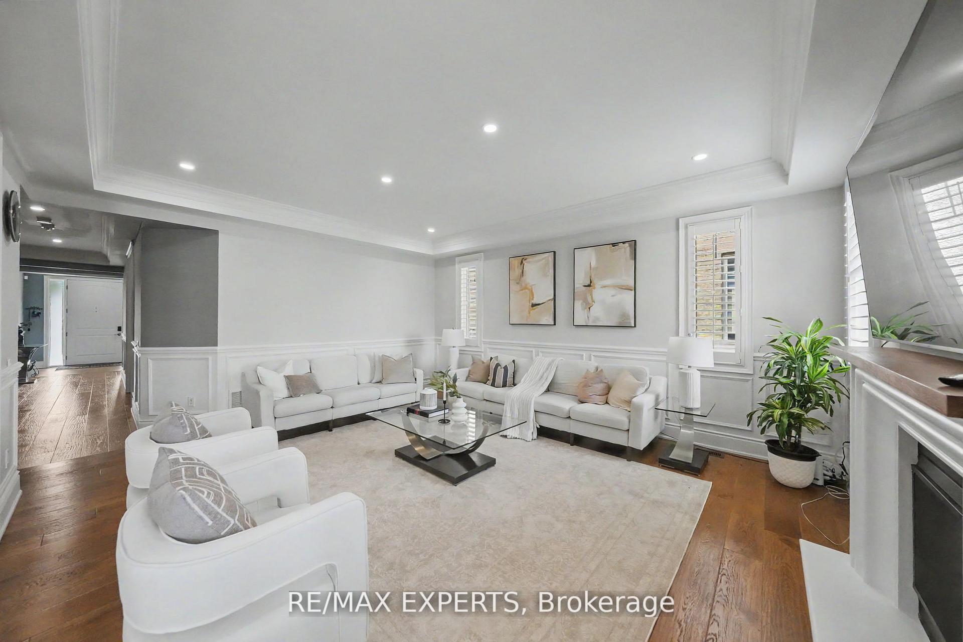Photo 20 of 74 Dunrobin Crescent, Vaughan, Kleinburg — HOMEH