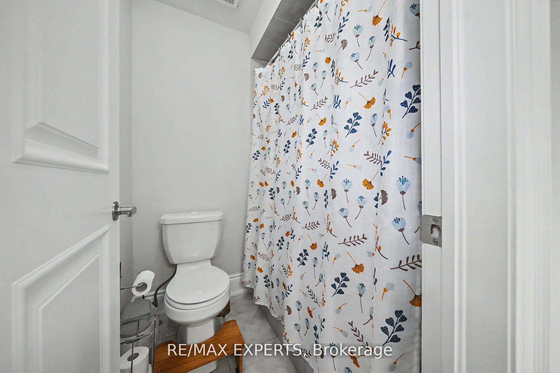 Photo 42 of 74 Dunrobin Crescent, Vaughan, Kleinburg — HOMEH