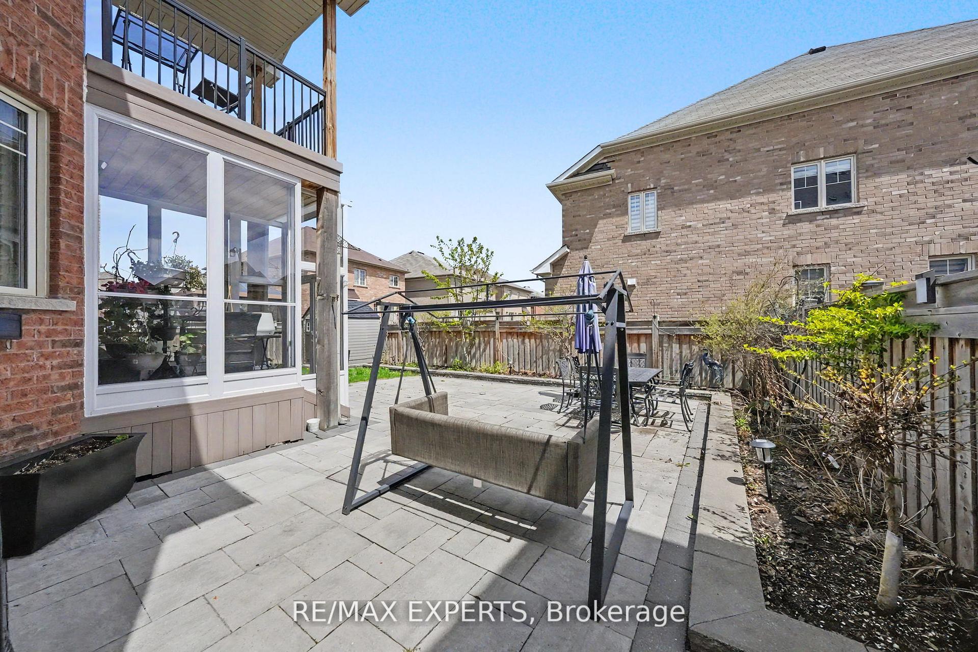 Photo 49 of 74 Dunrobin Crescent, Vaughan, Kleinburg — HOMEH