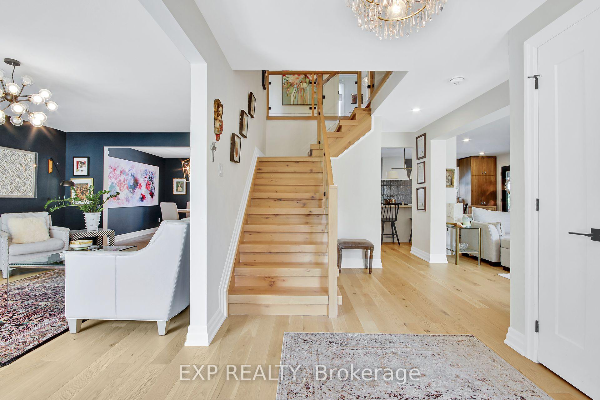 Photo 3 of 895 Dresden Crescent, Ottawa, Whitehaven — HOMEH