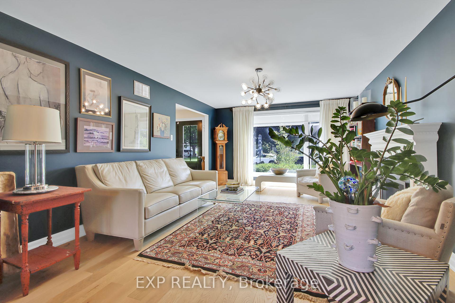 Photo 13 of 895 Dresden Crescent, Ottawa, Whitehaven — HOMEH