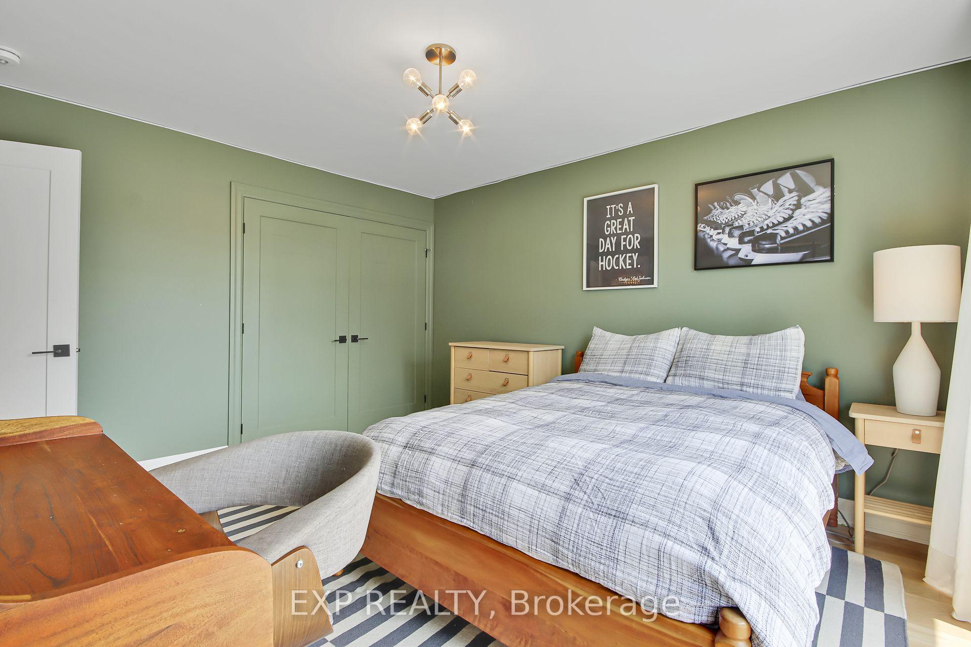 Photo 33 of 895 Dresden Crescent, Ottawa, Whitehaven — HOMEH