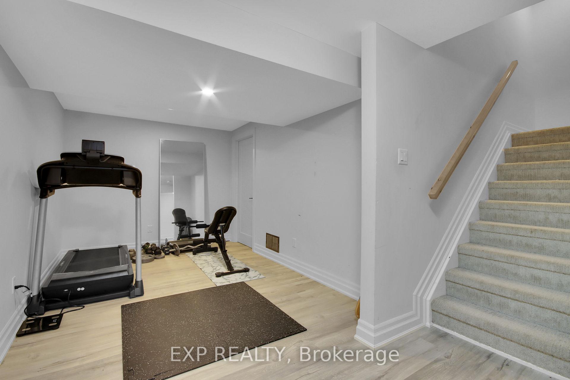 Photo 37 of 895 Dresden Crescent, Ottawa, Whitehaven — HOMEH