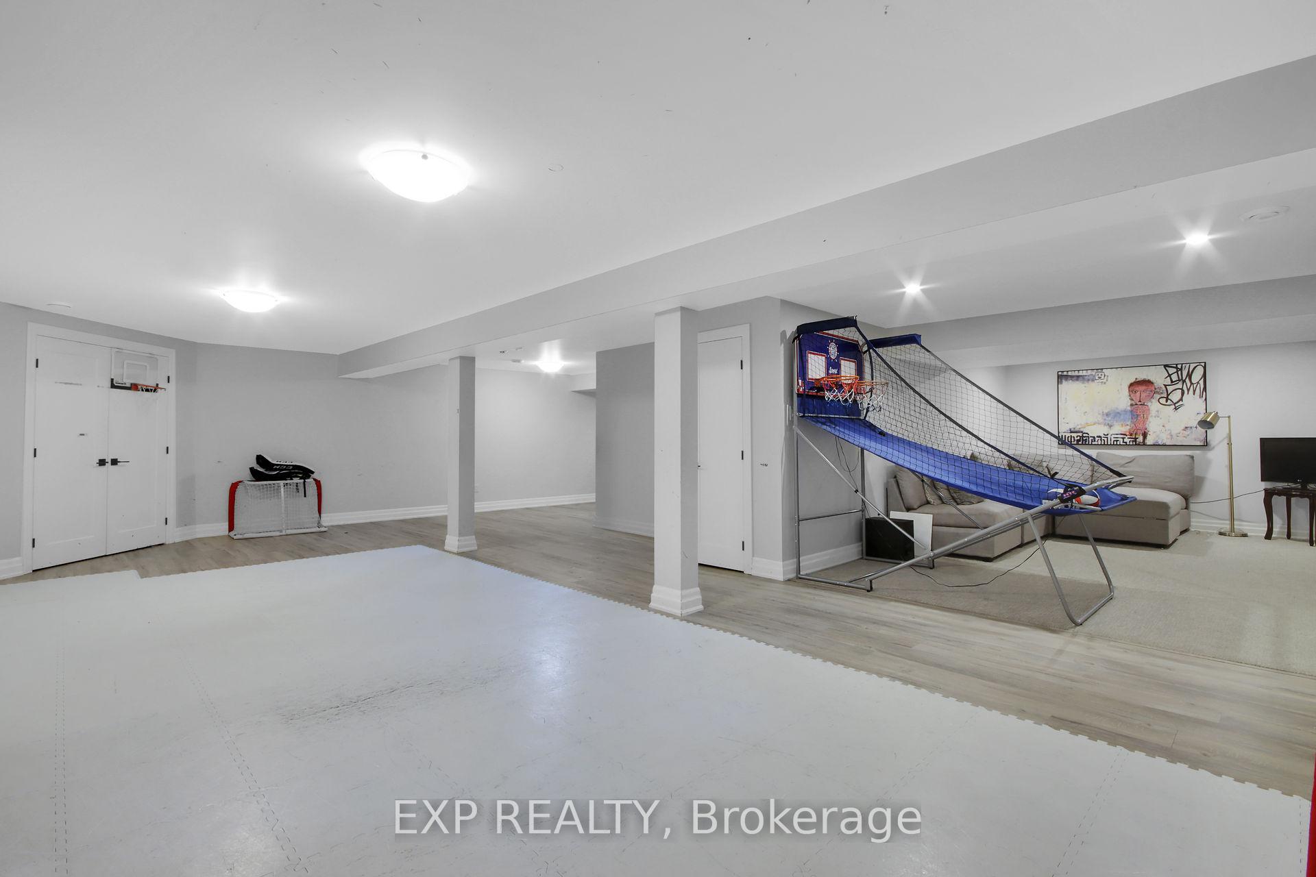Photo 38 of 895 Dresden Crescent, Ottawa, Whitehaven — HOMEH